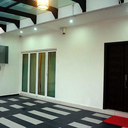 Gurney Luxe Inn George Town Esterno foto