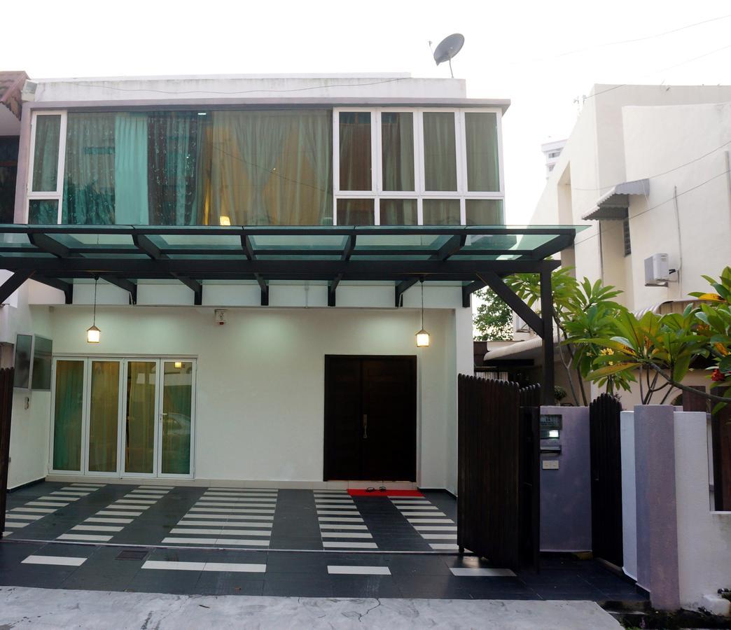 Gurney Luxe Inn George Town Esterno foto
