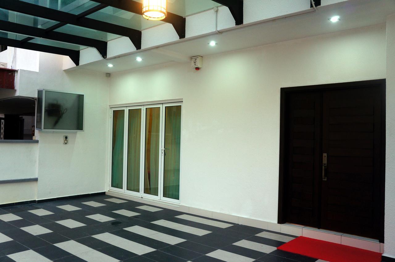 Gurney Luxe Inn George Town Esterno foto