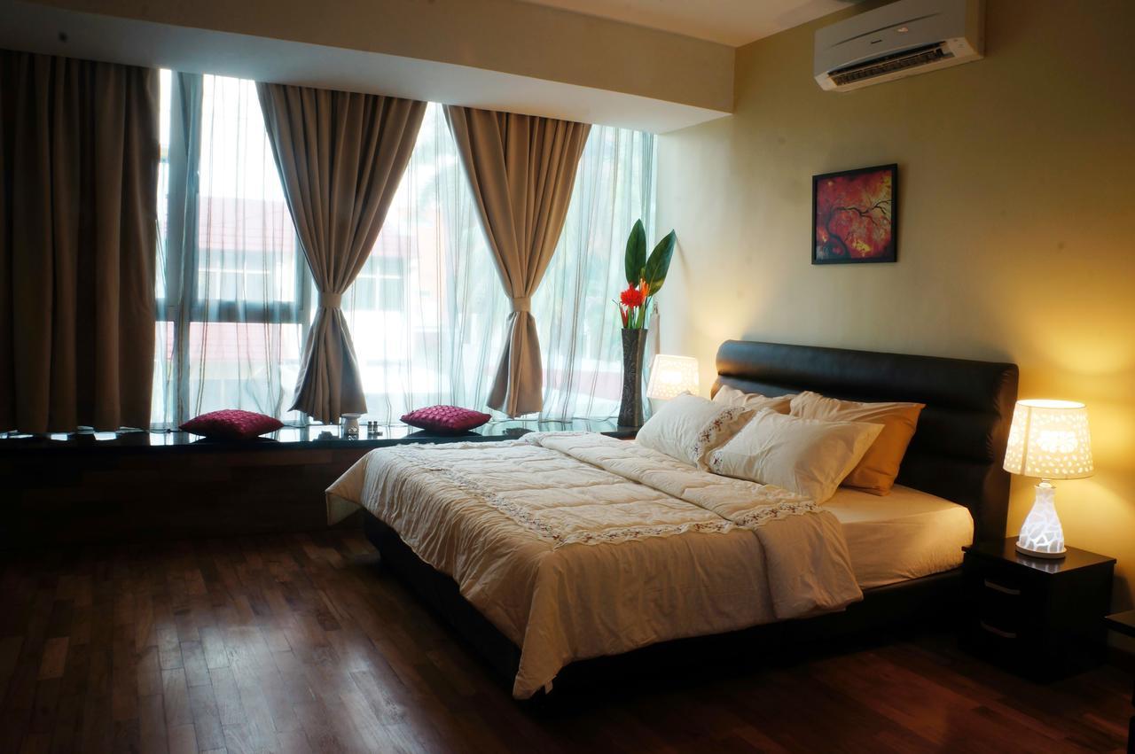 Gurney Luxe Inn George Town Esterno foto