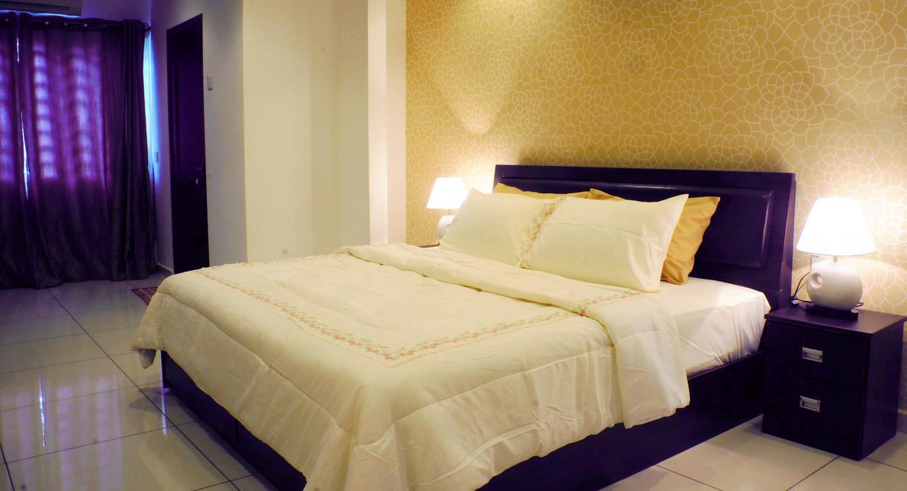 Gurney Luxe Inn George Town Esterno foto