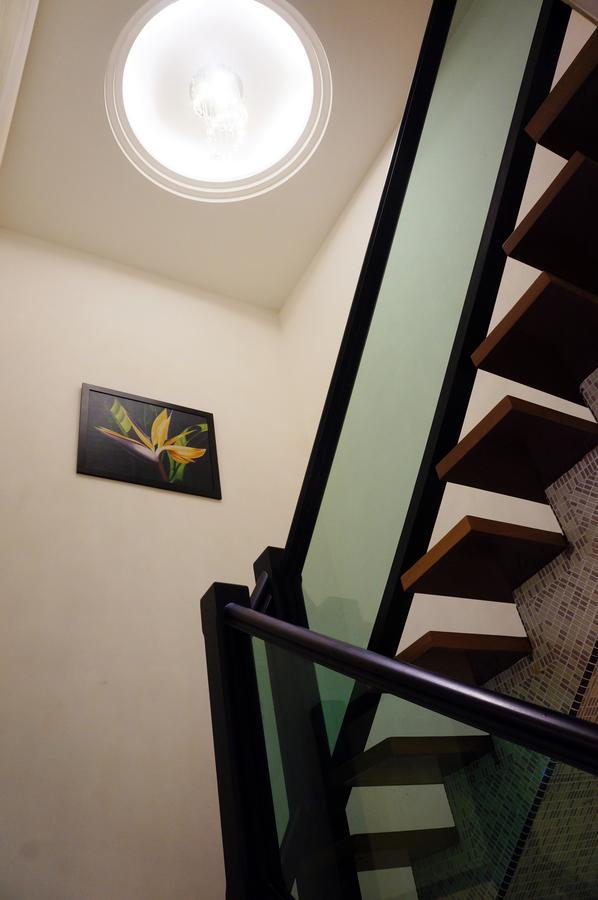 Gurney Luxe Inn George Town Esterno foto
